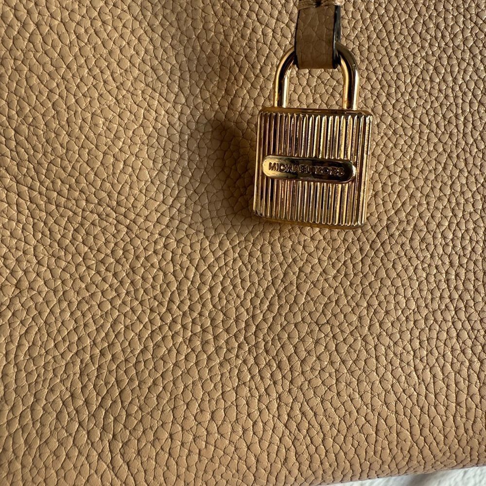 Michael Kors Beige Leather 2-Way Tote - Picture 3 of 10